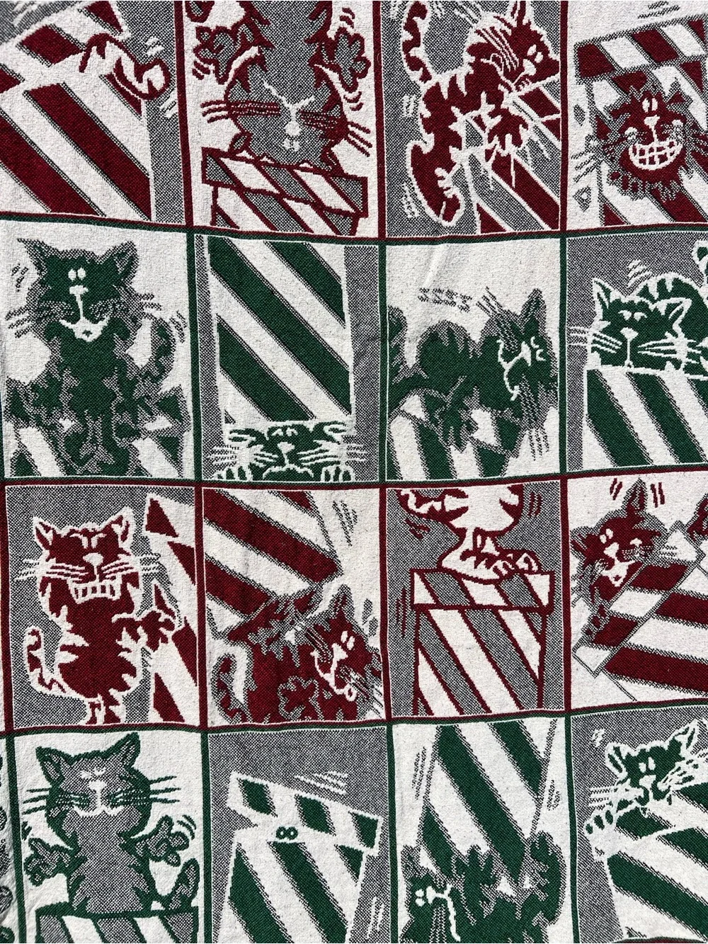Vintage 1993 Christmas Cats Tapestry Throw Blanket Red Green Fringe